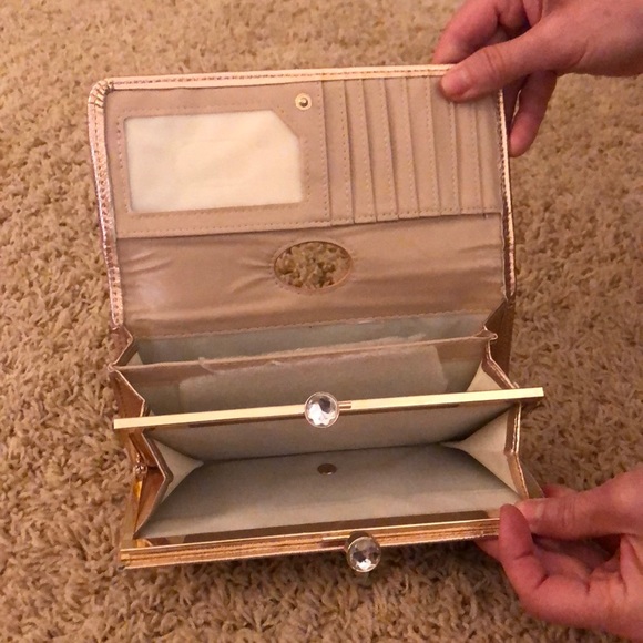 Rose Gold Wallet - Picture 4 of 4